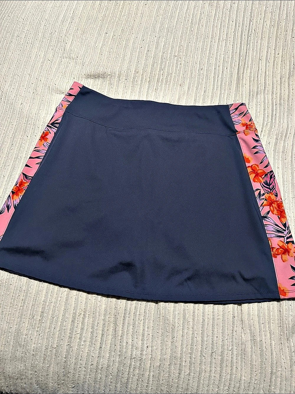 Tommy Bahama Golf Skort Floral Blue & Pink Size Medium Like New